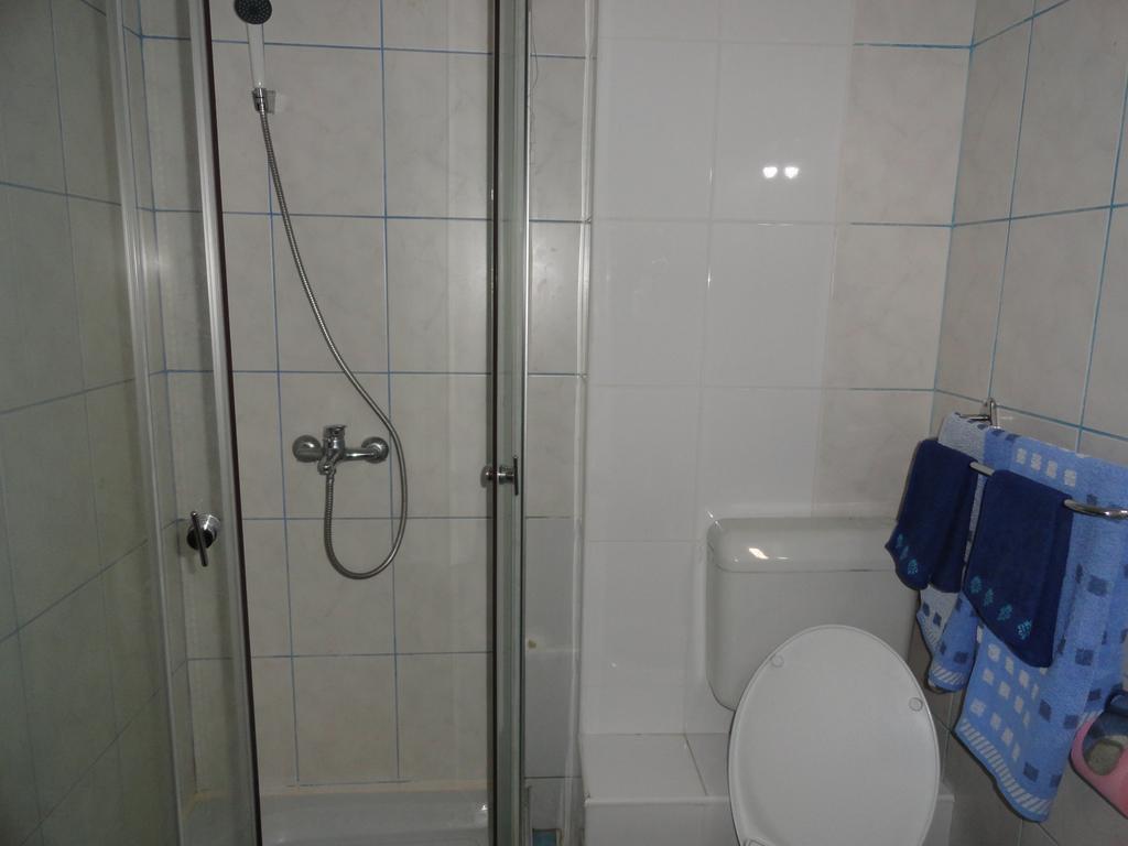 Hotel Pensiunea Mikelis International Curtea de Argeş Esterno foto
