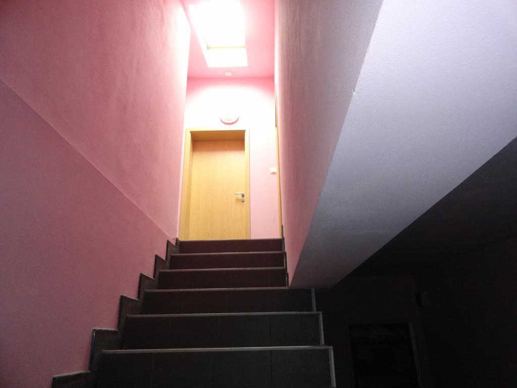 Hotel Pensiunea Mikelis International Curtea de Argeş Esterno foto