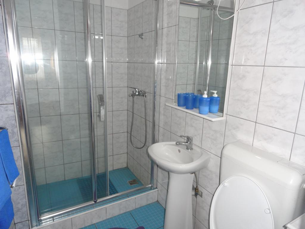 Hotel Pensiunea Mikelis International Curtea de Argeş Esterno foto