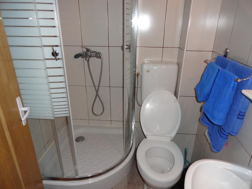 Hotel Pensiunea Mikelis International Curtea de Argeş Camera foto